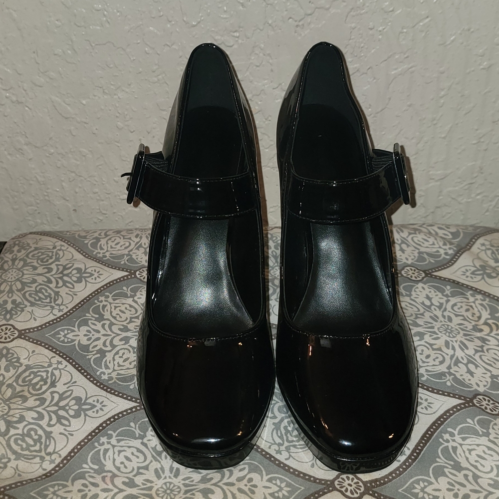 Elegant Black Women's Shoes